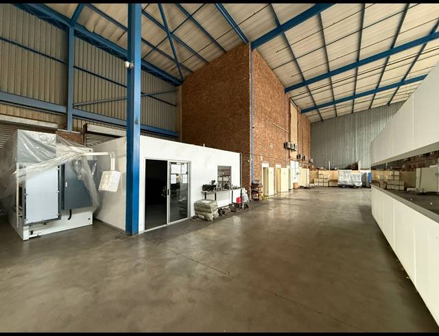2,169M² WAREHOUSE TO LET IN SPARTAN